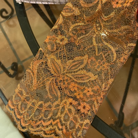 Lace dress - Picture 8 of 8